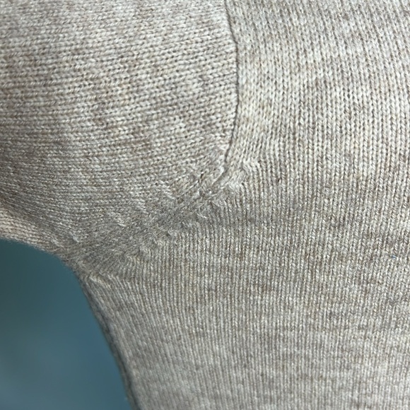 L.L. Bean Classic Lambswool Pullover Sweater size Small - Picture 3 of 6